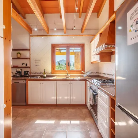 Vakantiehuis Patriarca, For 8 With Pool, Garden And Mountain Views
